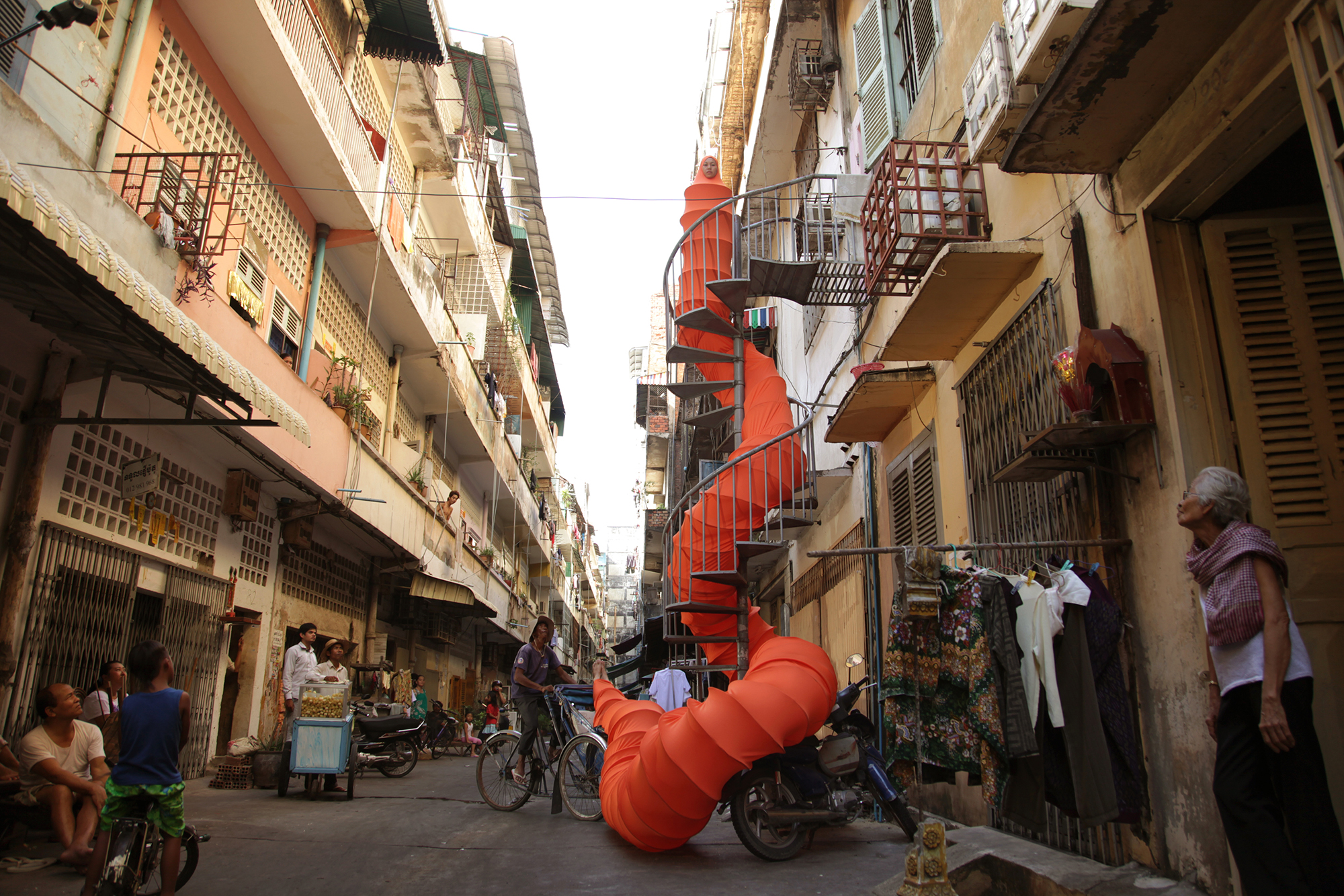 01-BBUG-3600-SpiralAlley